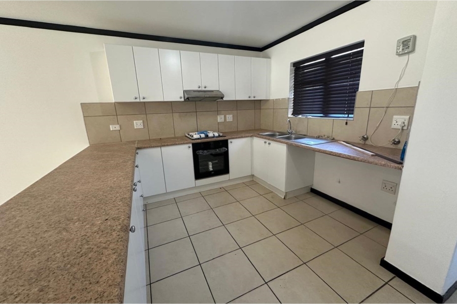 To Let 2 Bedroom Property for Rent in Bowtie Western Cape